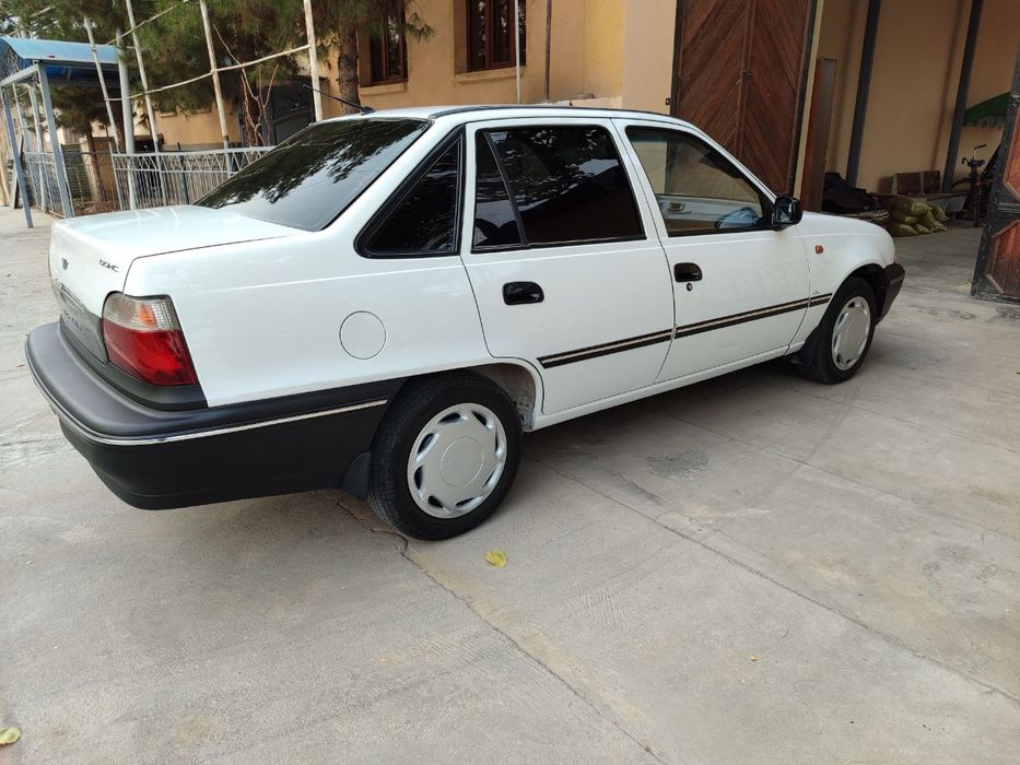 Нексия 1 донс матор сотилади.