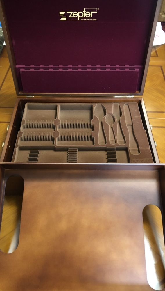 Продам деревянный чемодан Zepter (Цептер) с вкладышами для столовых пр