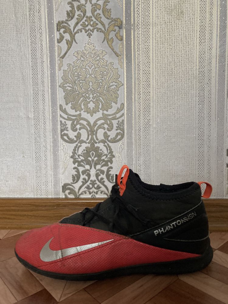 Продаю бутсы Nike phantom