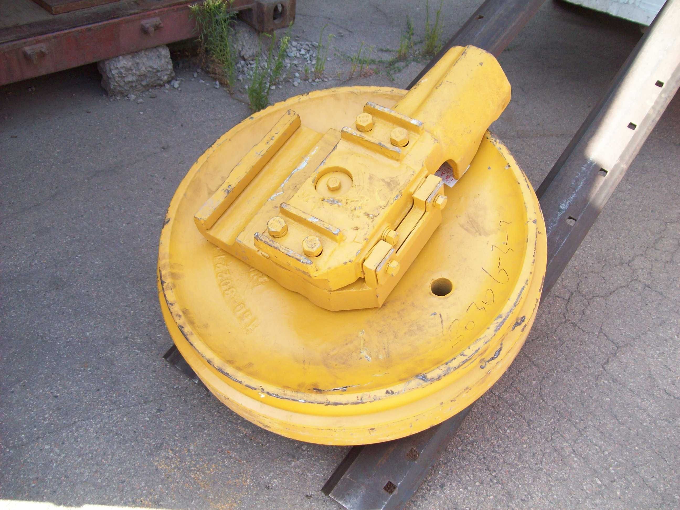 Трак (башмак), натяжное колесо гусеницы, ступица SD22, SD23, SD32