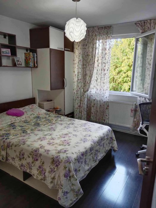 2 camere, central,etaj 1,propietar