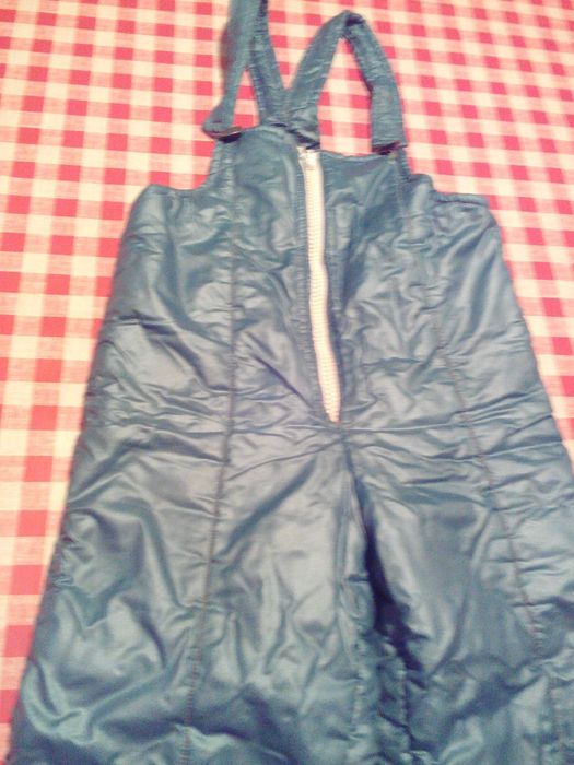 продавам стари детски дрехи всяла по 3 лв.