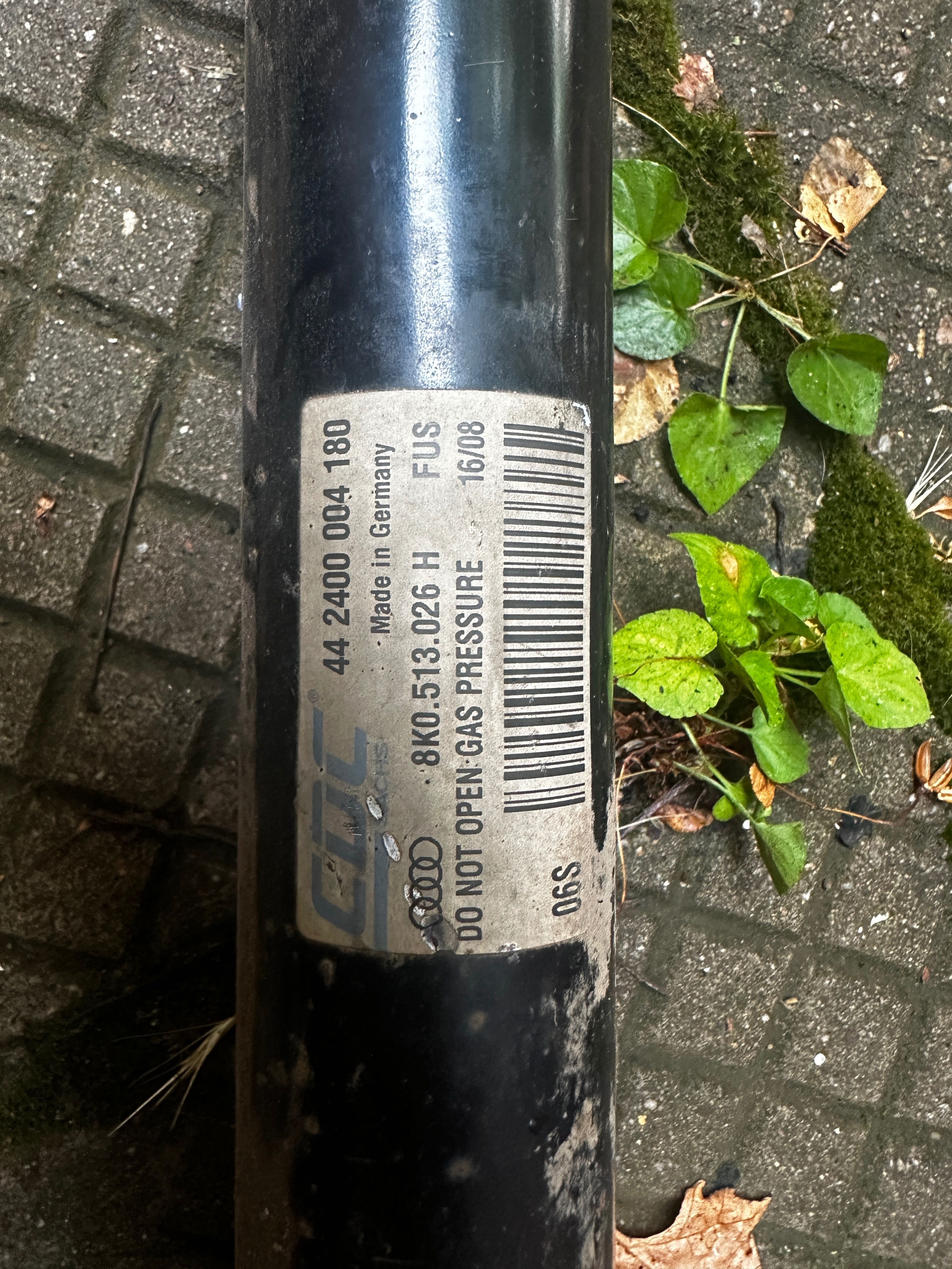 Оригинален заден амортисьор Audi A4 / A5 – 8K0513026H