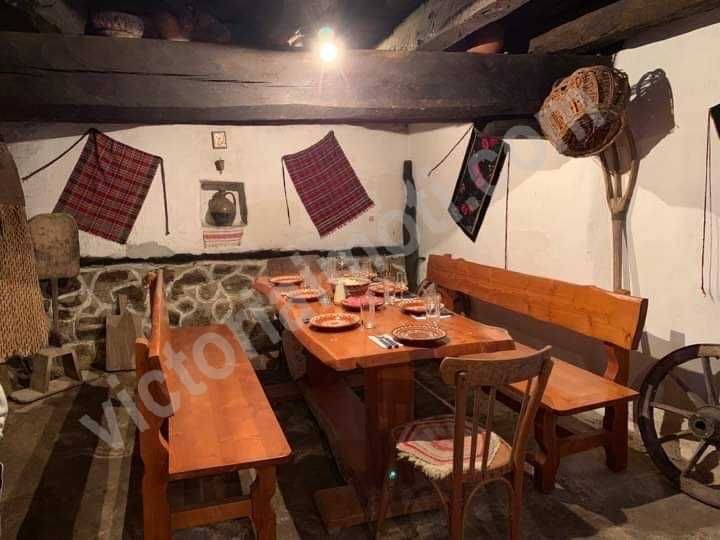 Къща с двор в кв. Лютаци, Габрово