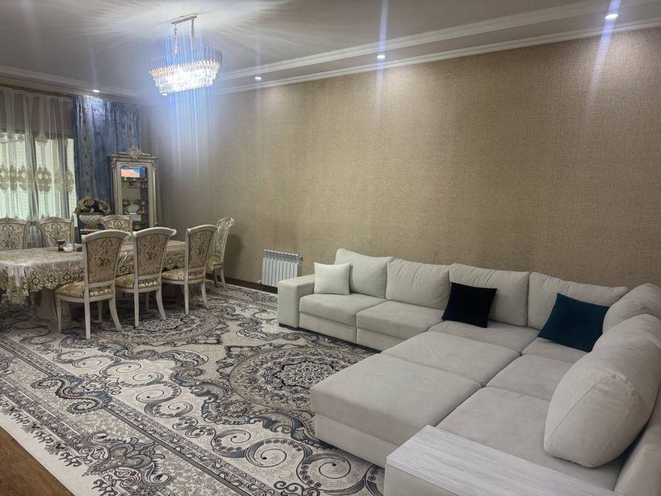 Продается двух этажный дом