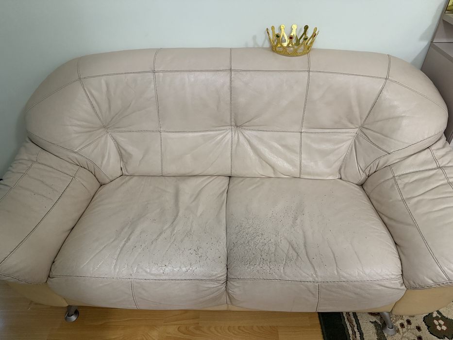 Отдам офисный диван