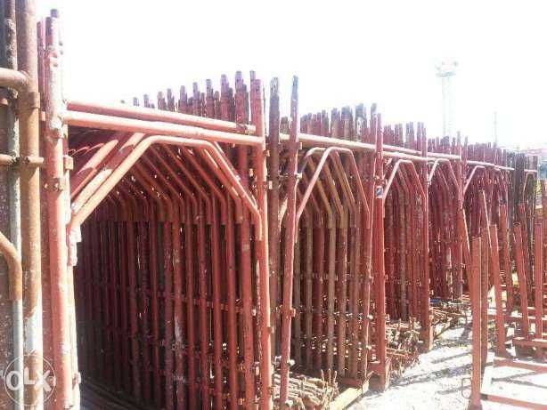 Schelă metalică de închiriat si popi metalici de închiriat