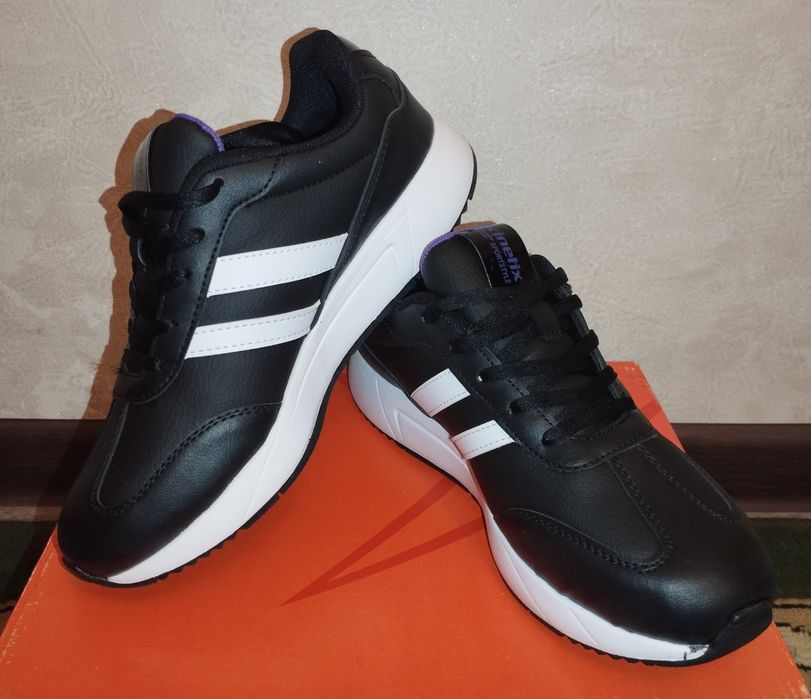 Новые женские кроссовки.Производство Турция.