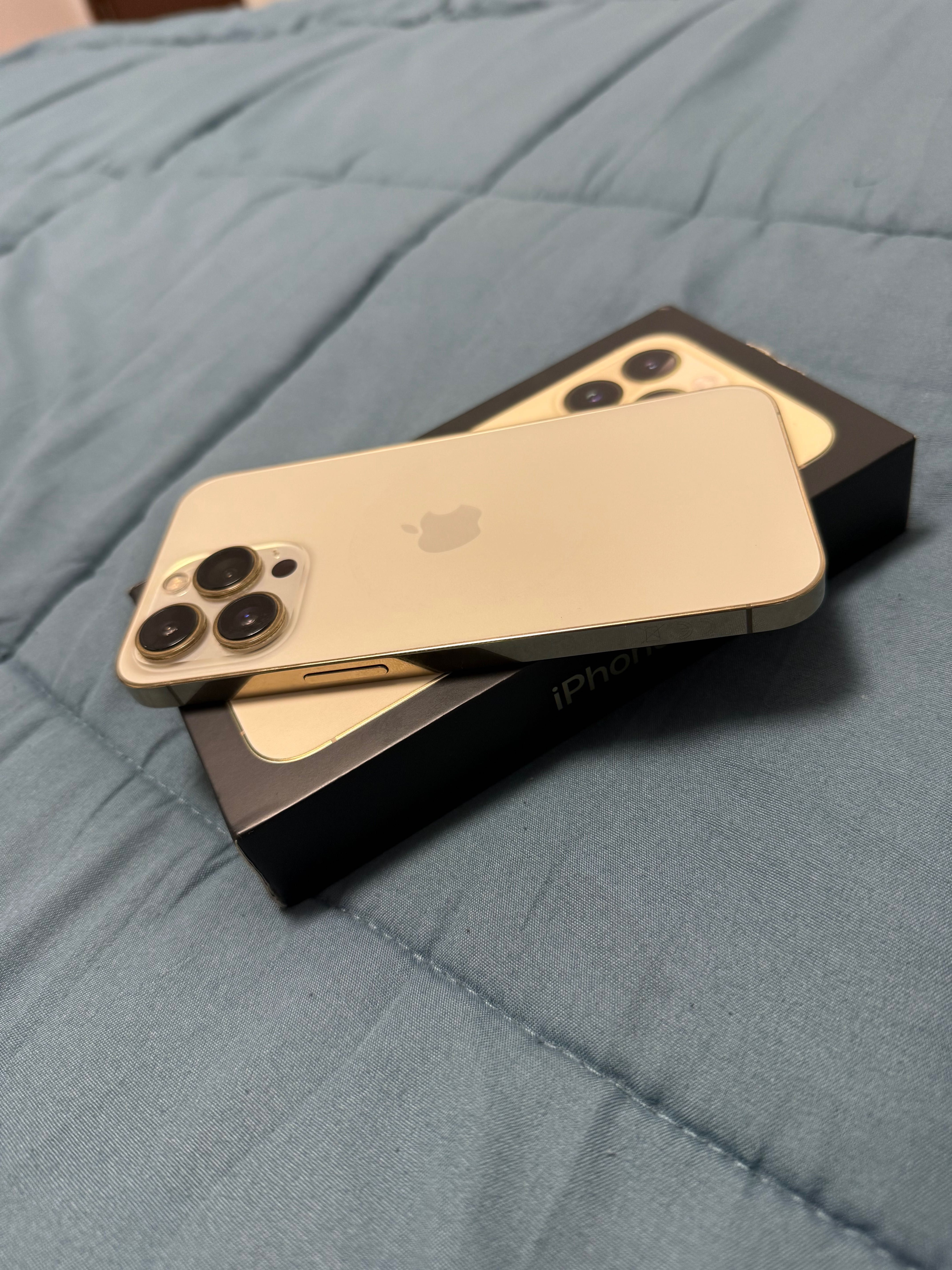 IPhone 13 pro gold