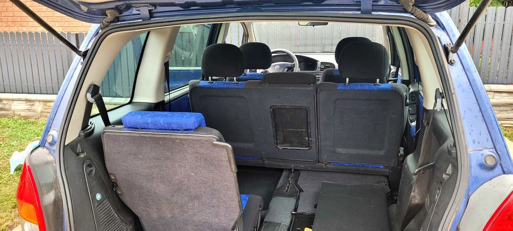 Vând Opel Zafira 2002 , euro4 .