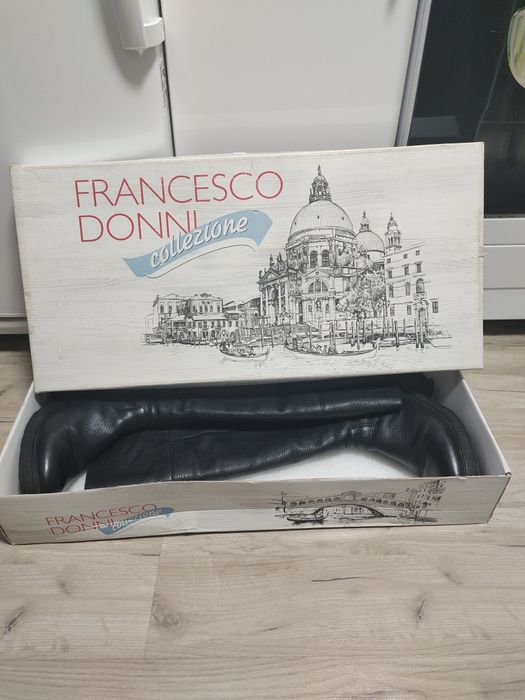 Продам натуральные женские сапоги