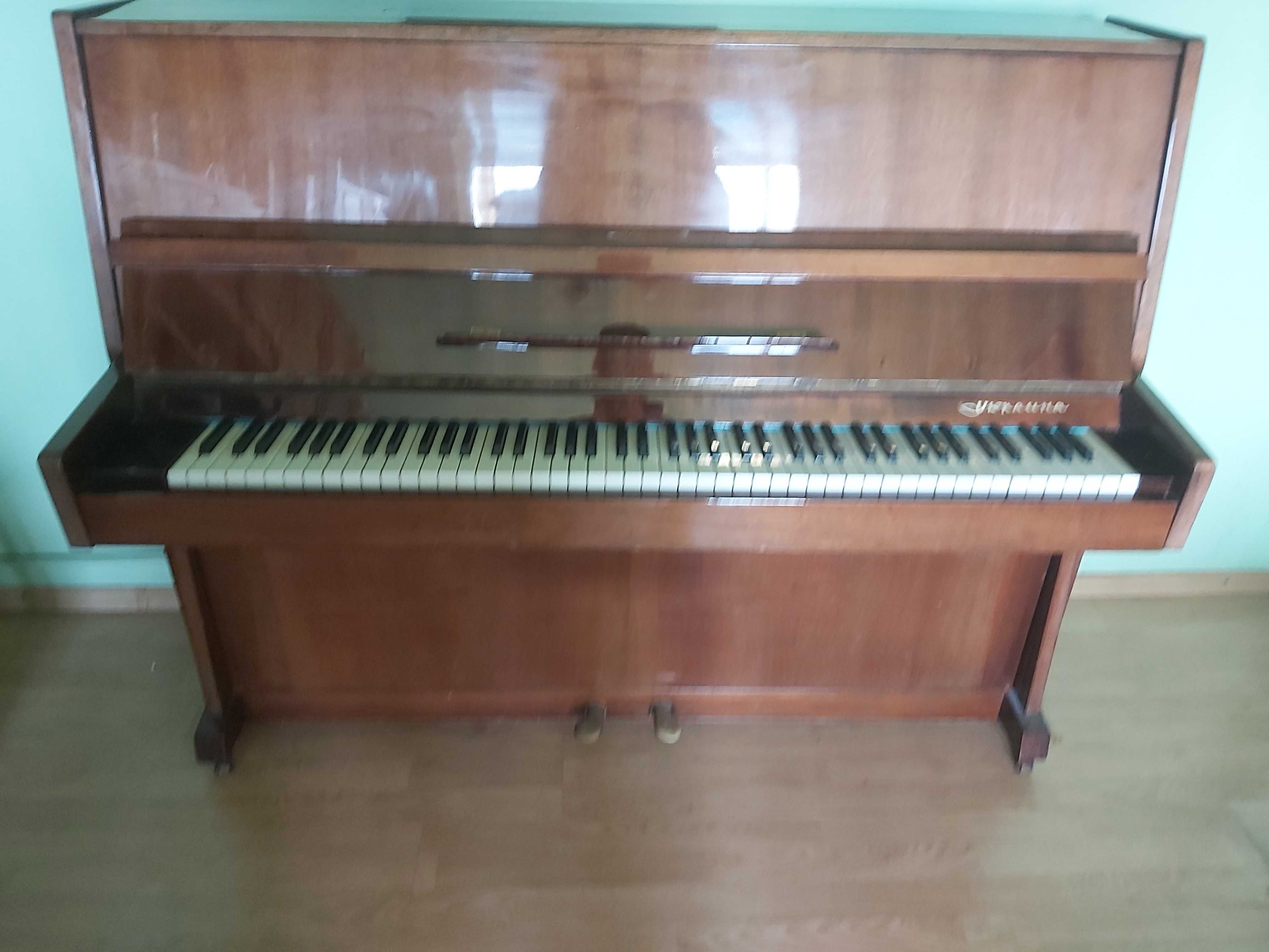 Pianina " UKRAINA"