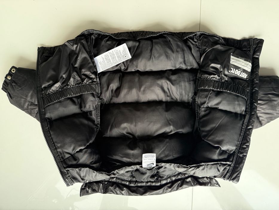 Яке Nike - черно