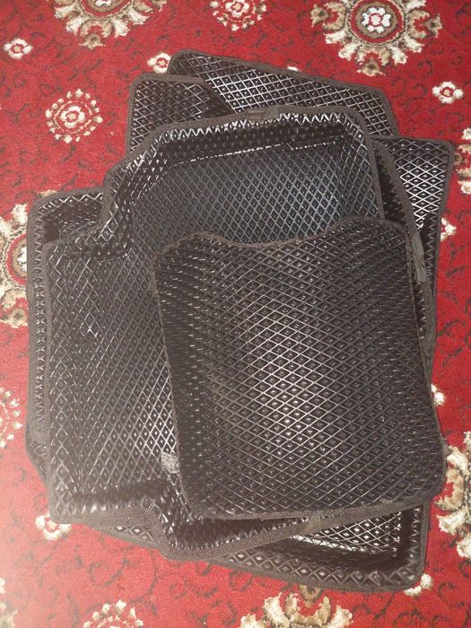 Полик  для  малибу