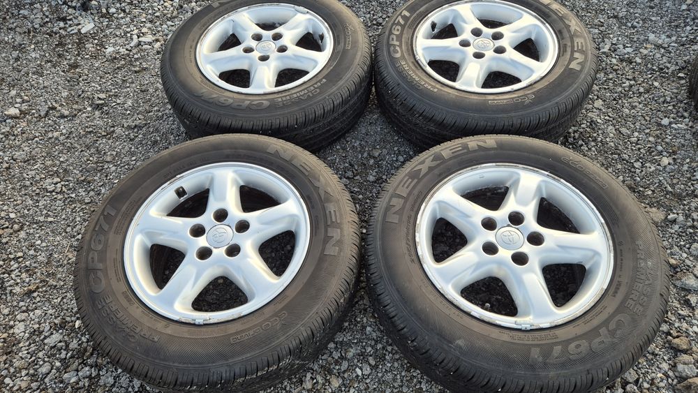 Оригинални джанти Тойота 5/114.3 Toyota Rav4 5x114.3
ET 35 J 7 
Центра