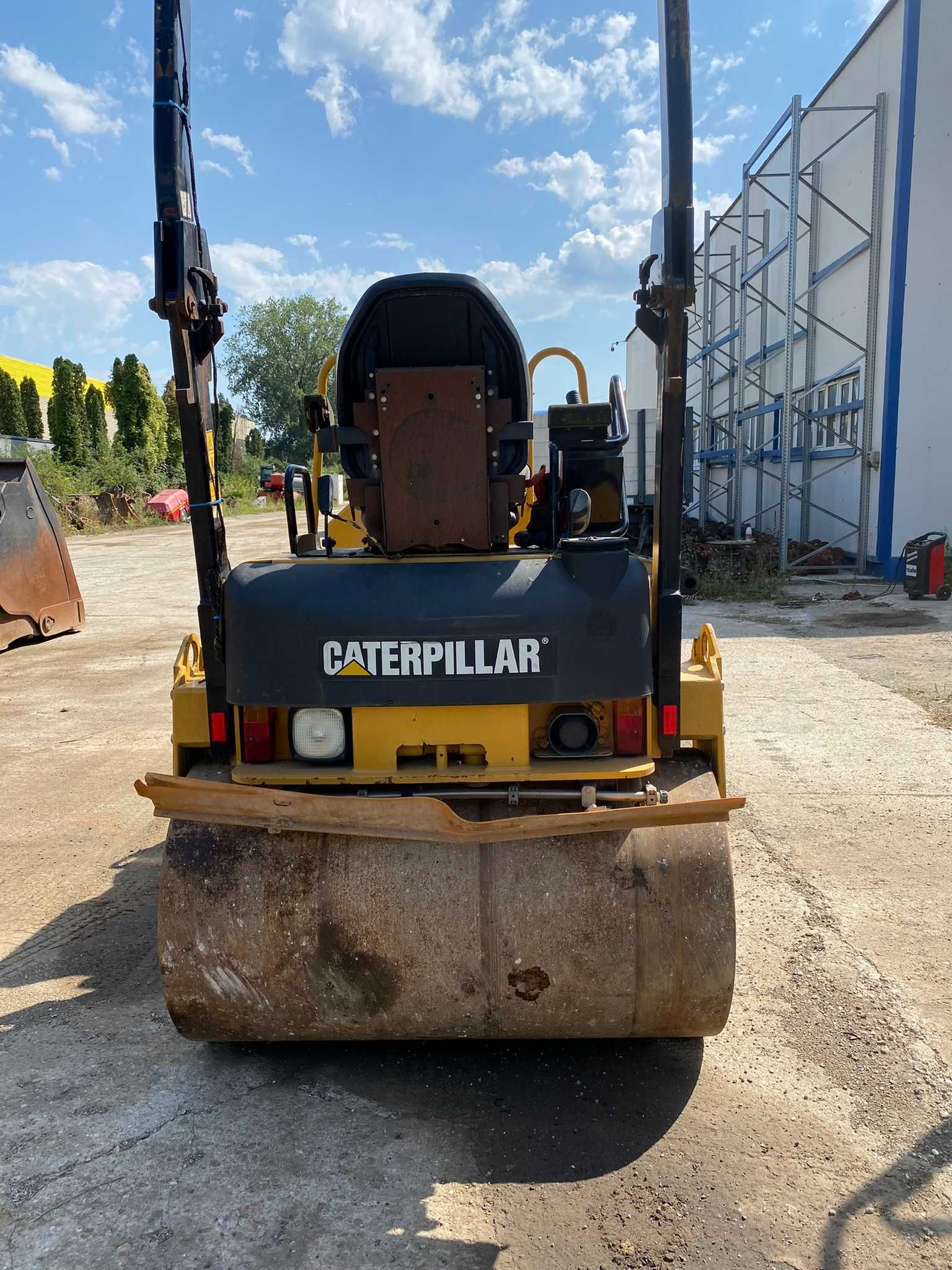 Cilindru compactor lis-lis CATERPILLAR CB32 2014