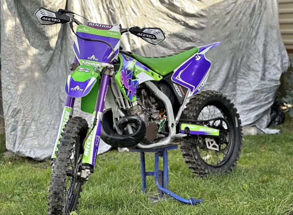 Ultimul model de la Kawasaki KX250 2T