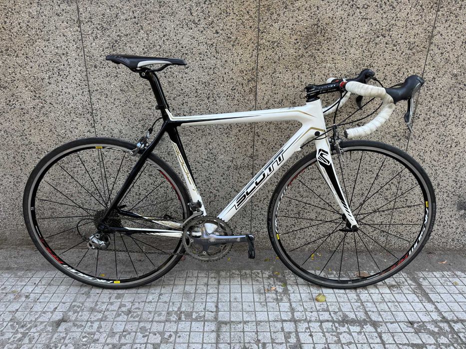 Scott Addict R3 Carbon/Shimano Ultegra 2x10/7.85 kg.
