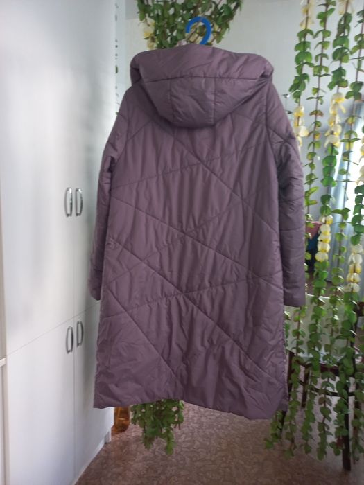 Шуба,цельный мех,нутрия,50р.и новое пальто стеган.