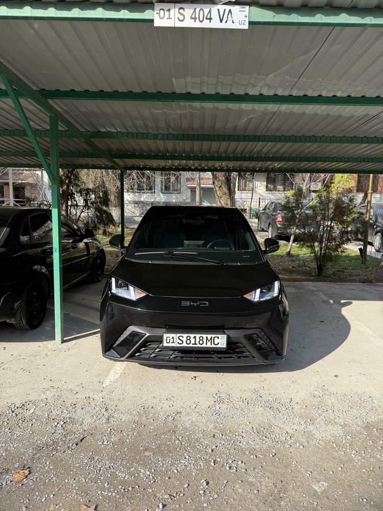 Продам BYD 405 seagull 2024 черный 12.000км