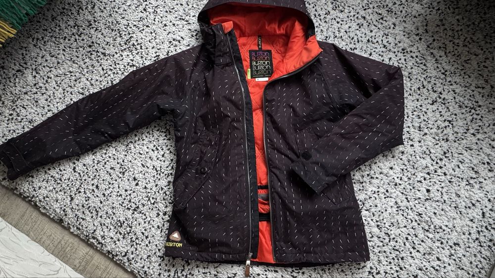 Дамско сноуборд яке Burton размер М