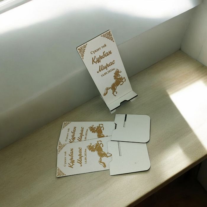 Тойбастар ағаштан істелінген