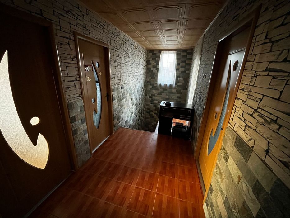 Vand casa in cartierul primăverii