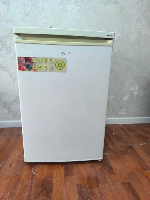 Artel model HS-137 RN, 105 l
