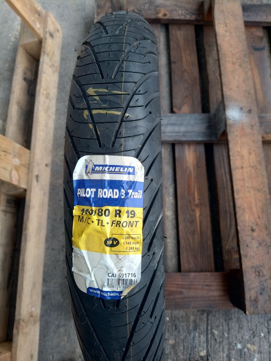 O anvelopa de fata NOUA Michelin 110/80 R19