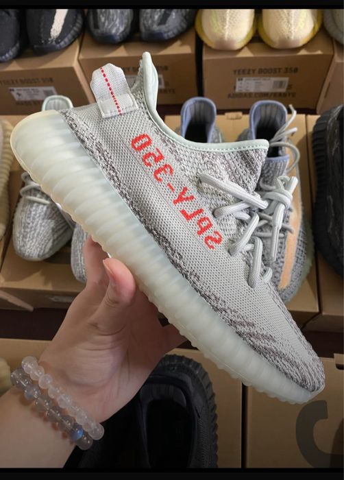 vand adidasi, genti papuci cititi descrierea