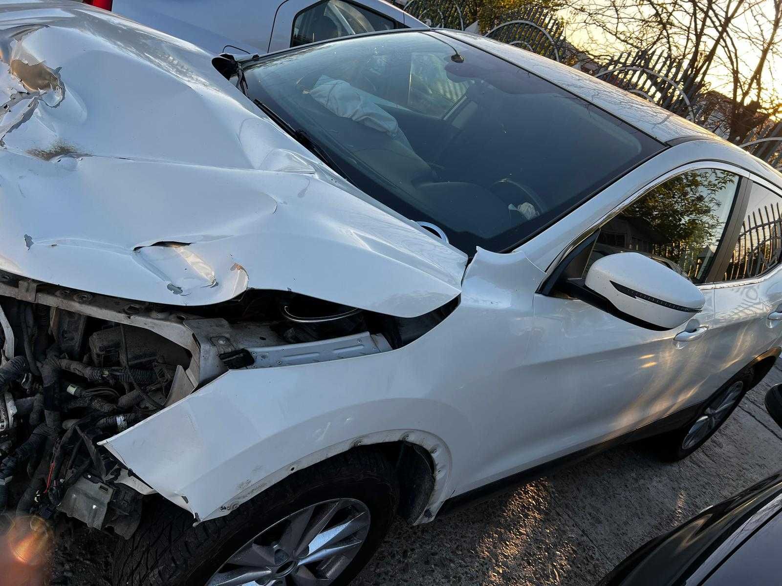 Nissan Qashqai 2016, avariat