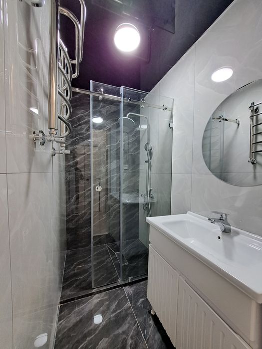 3 xonali kvartira sotiladi