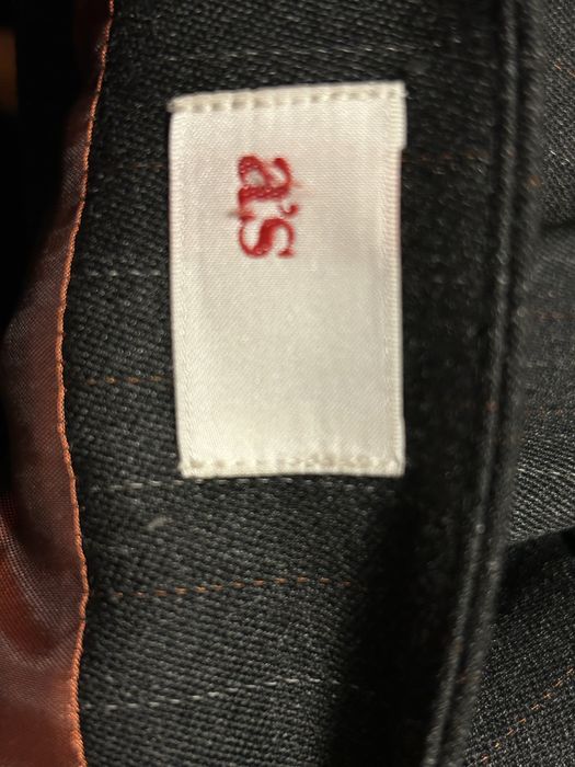 Елегантен дамски костюм 42