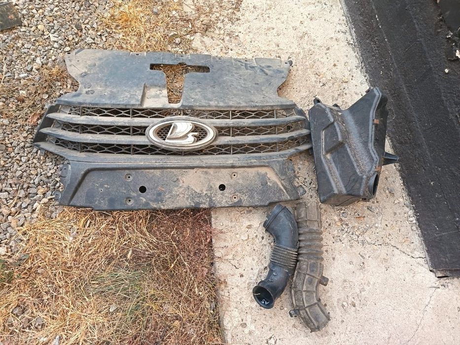 Решотка лада веста