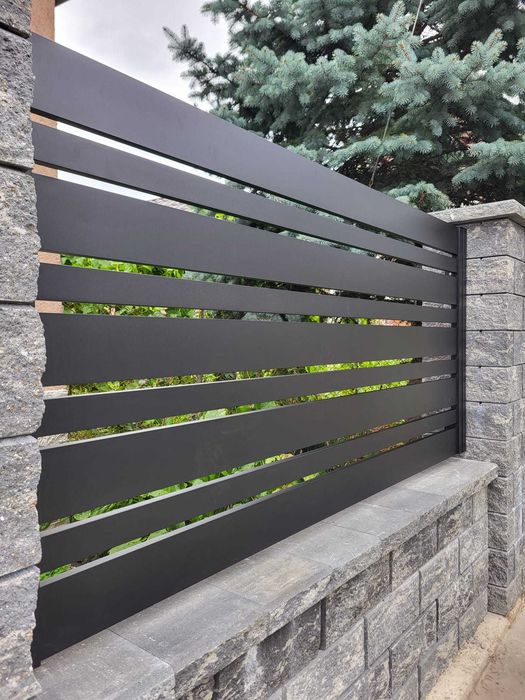 Balustrade din aluminiu și garduri electrostatic.