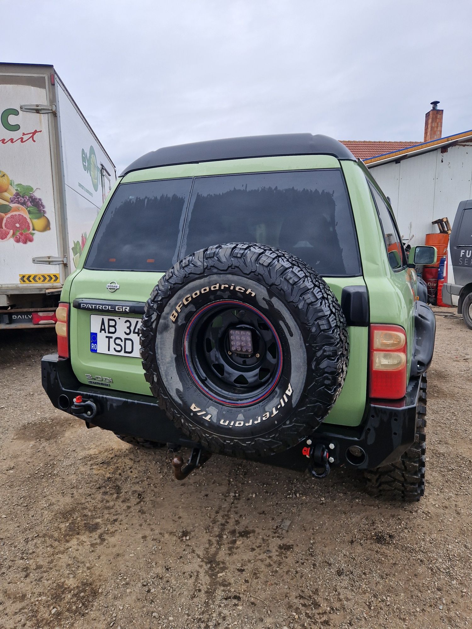 Nissan patrol y61 autoutilitar vand schimb