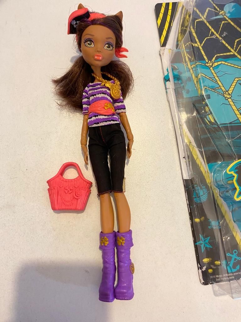 Vând păpușă Monster High în stare foarte bună