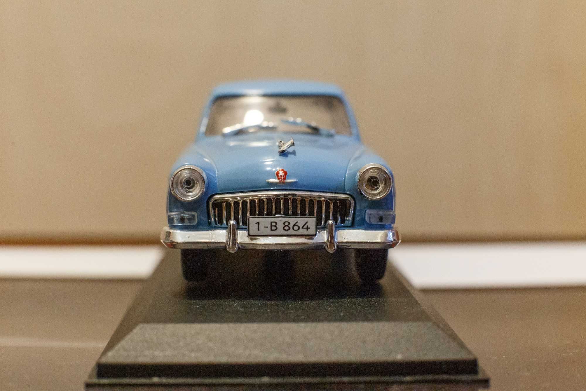 Macheta Renault 8 Major 1/18 + bonus