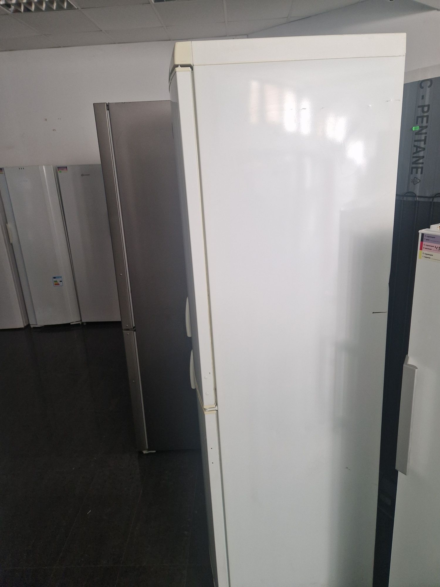 Хладилник с Фризер Electrolux 400 литра А+