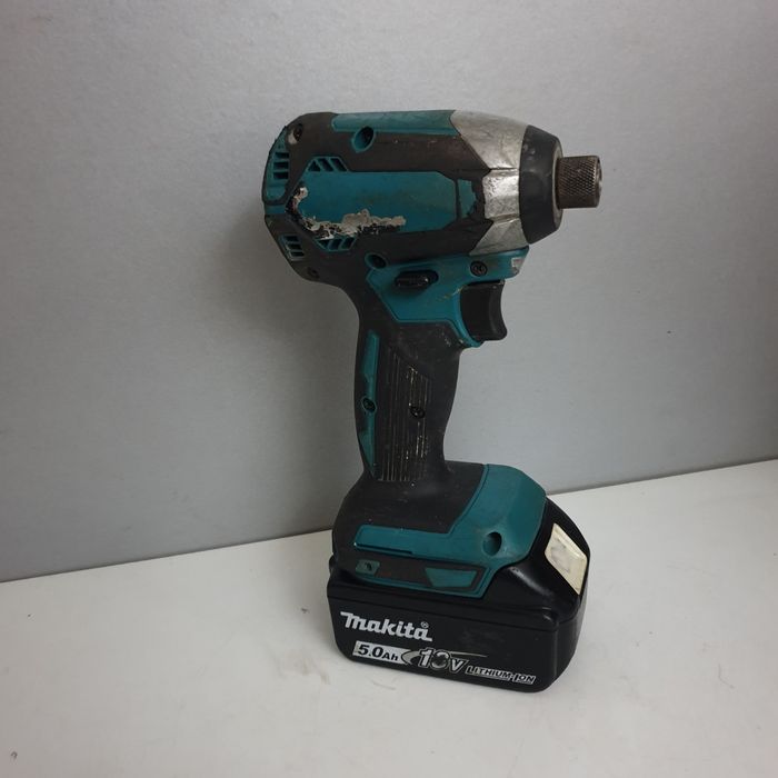Makita DTD 153 Mașina de înșurubat cu impact Brushless 5.0AH Li-Ion