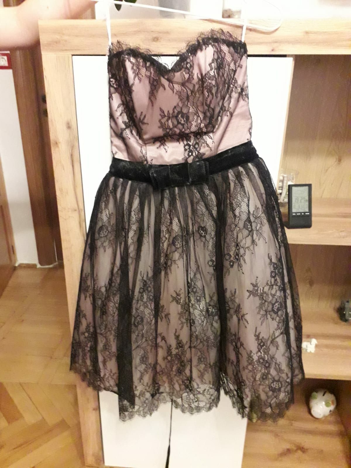 Rochie negru cu roz