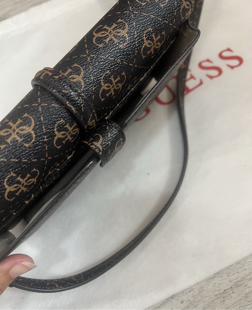 Оригинална чанта guess