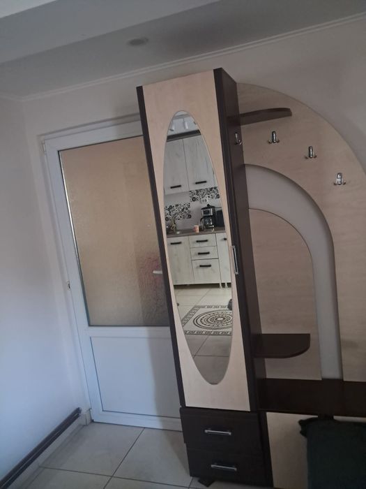 Vând dulap pentru hol