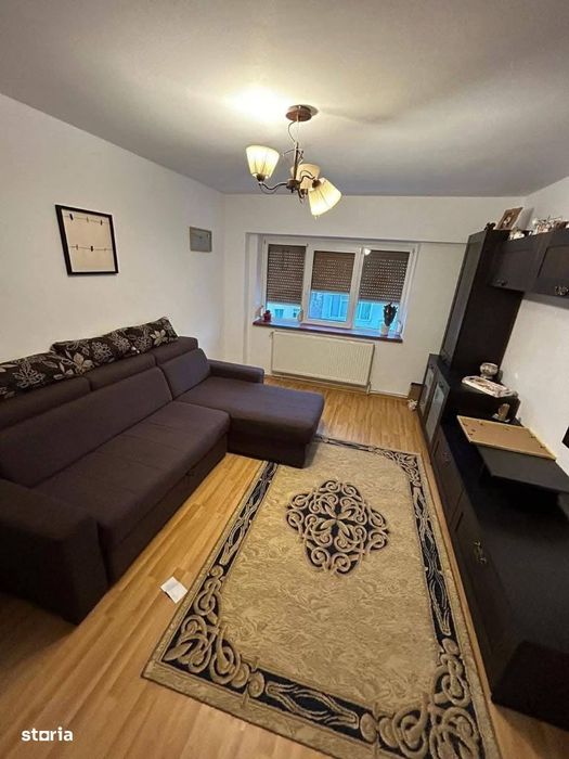 De vânzare apartament 3 camere, zona BCR, 65.000 euro