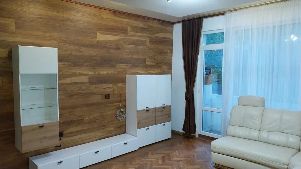 Дава се под наем Двустаен апартамент в Бургас, Зорница - 70 кв.м за 433.5 € - Снимка #1