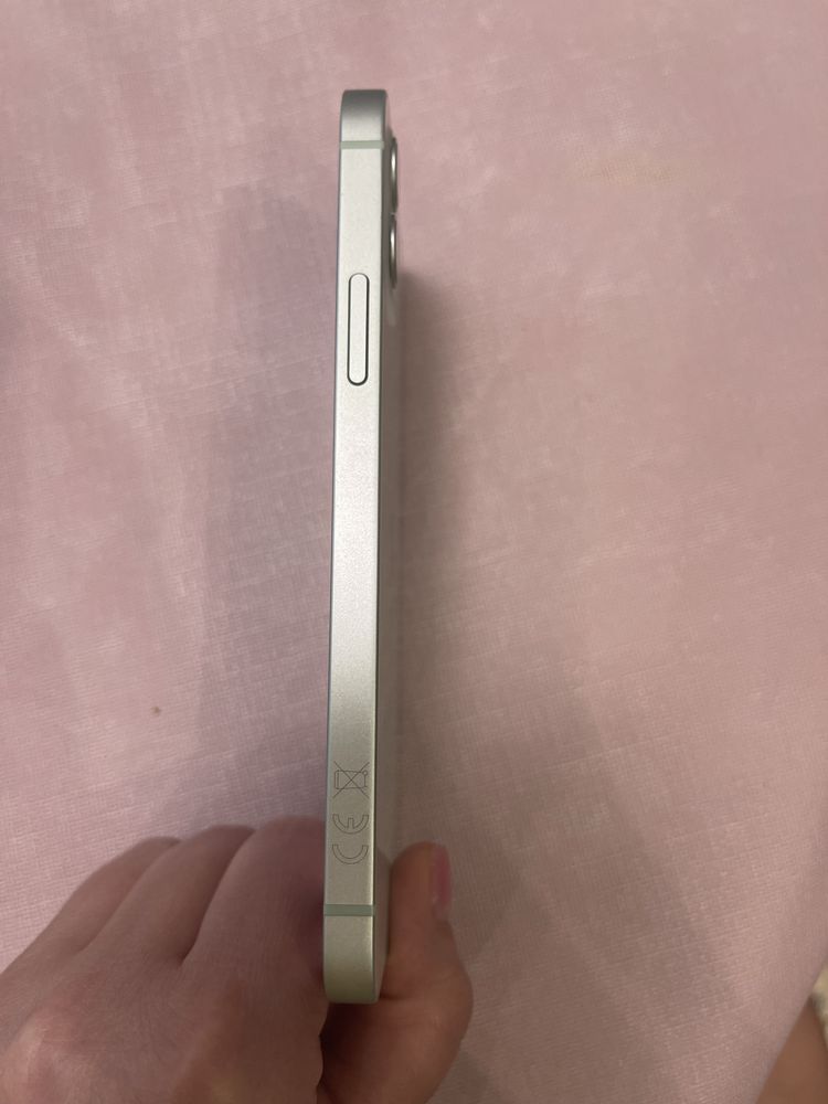 Продам срочно Iphone 12 в идеальном состоянии