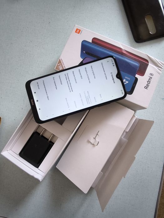 Телефон Xiaomi redmi 8