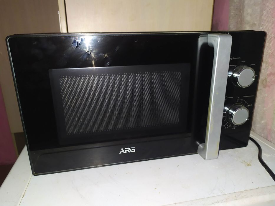 Продаю микроволновую печь бу