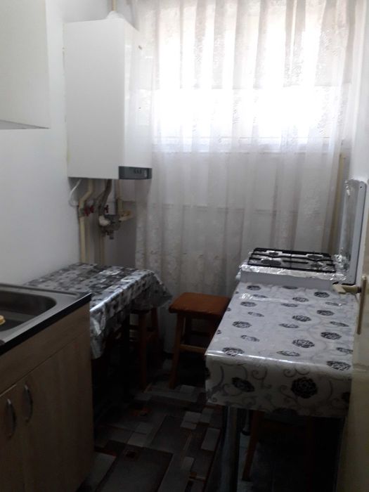 Închiriez apartament 2 camere Piața Mică