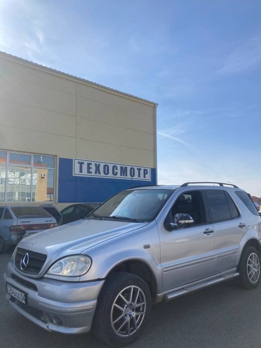 Авто машина Mercedes